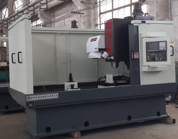 前(qian)軸(zhou)鎖銷孔(kong)專(zhuan)用(yong)加工(gong)