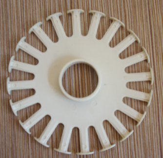 PA66 玻(bo)纖(xian)增強(qiang)15% 溴(xiu)係阻燃V0級尼龍(long)用于零部(bu)件